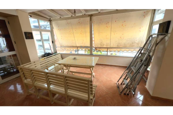 Shtepi me qera Apartament ne Tirane, 3+1, Mobilimi E mobiluar, Pagesa 630  Euro.