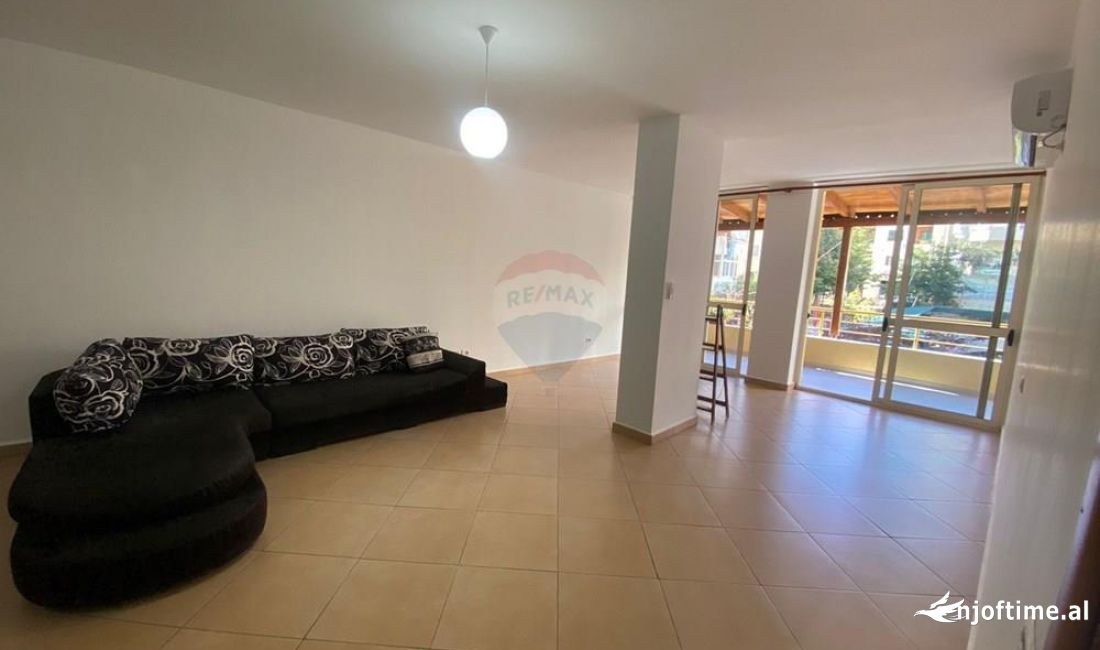 Ofrohet apartament 2+1+2 me qira prane Pavarotit.