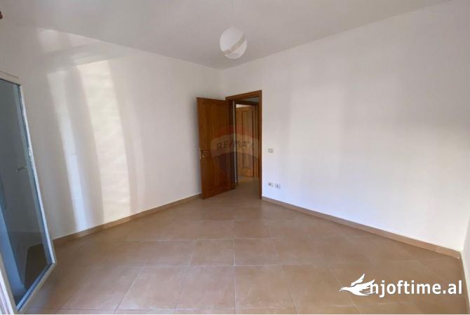 Ofrohet apartament 2+1+2 me qira prane Pavarotit.