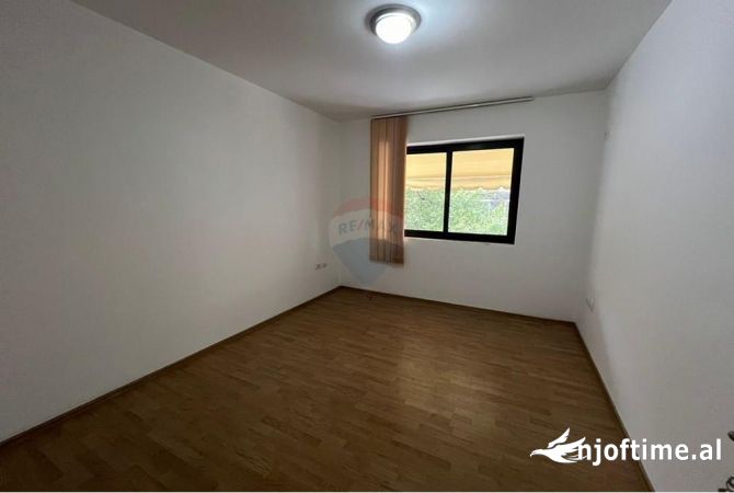 Ambient per zyra me qira tek Shushica