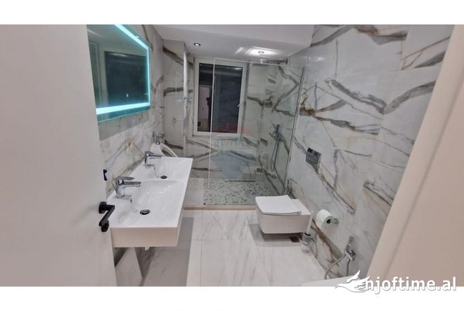 ZYRE PER QIRA RRUGA E DURRESIT 