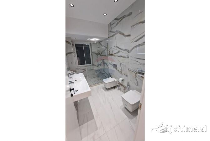 ZYRE PER QIRA RRUGA E DURRESIT 