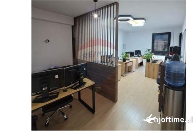 AMBIENT PER QIRA TEK KOMUNA E PARISIT