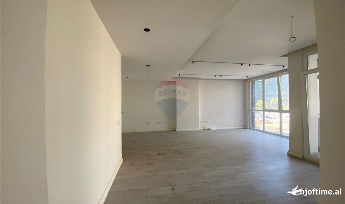 Apartament per zyra me qira tek Rruga Sali Butka