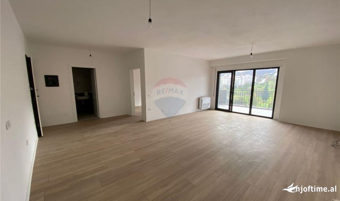 Ambient zyre per qera tek Kompleksi Olimpik prane Komunes Se Parisit