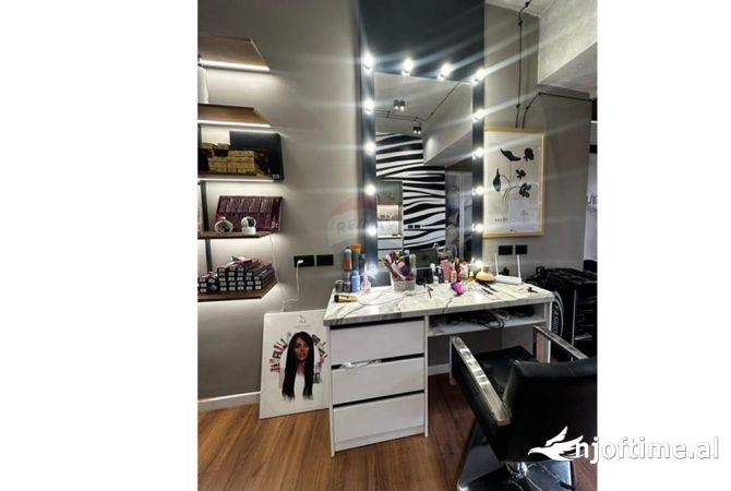 Ambiente Commerciale in Affitto 1+1 a Tirana - 380 Euro