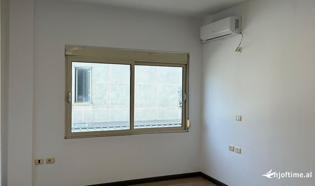 AMBIENT ZYRE PER QIRAv prane kristal centre