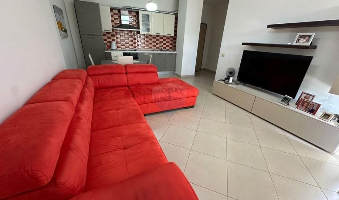 Appartamento in affitto a Tirana 2+1, Arredato