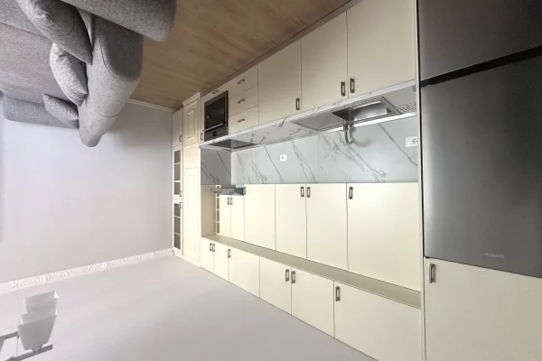 Shtepi me qera Apartament ne Tirane, 1+1, Mobilimi E mobiluar, Pagesa 600  Euro.