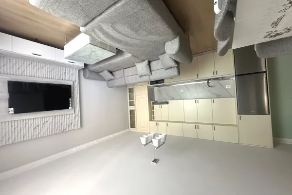 Apartament 1+1 plus post parkimi tek Bulevardi i ri