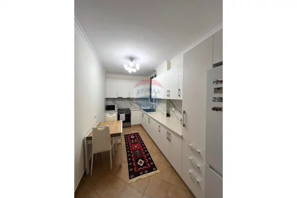 Shtepi me qera Apartament ne Tirane, 2+1, Mobilimi E mobiluar, Pagesa 790  Euro.