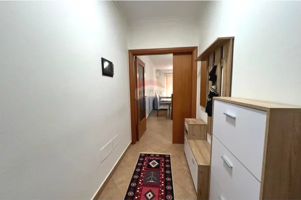 Shtepi me qera 2+1 ne Tirane - 790 Euro