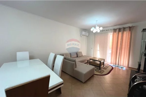 Shtepi me qera Apartament ne Tirane, 2+1, Mobilimi E mobiluar, Pagesa 790  Euro.