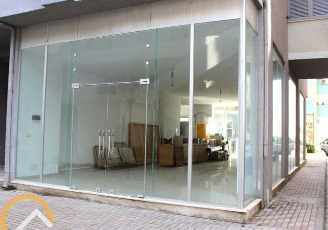 Ambiente Commerciale in Vendita 1+1 a Alessio - 16,000,000 Leke