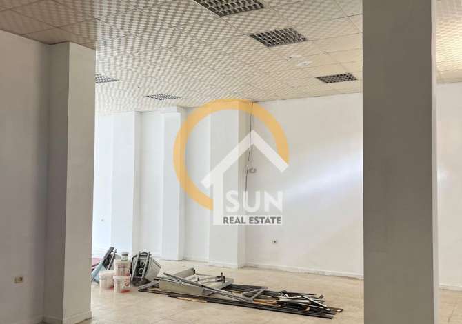Ambient biznesi me qera 3+1 ne Shkoder - 35,000 Leke