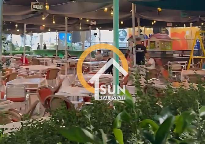 Ambiente Commerciale in Vendita 2+1 a Scutari - 200,000 Euro