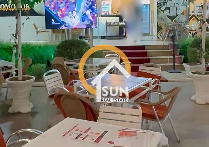 Ambiente Commerciale in Vendita 2+1 a Scutari - 200,000 Euro