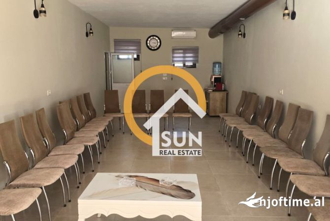 Ambiente Commerciale in Affitto 3+1 a Scutari - 50,000 Leke