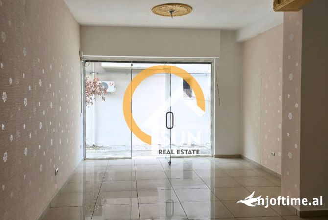 Business Property in Sale 3+1 in Shkodra - 77,000 Euro