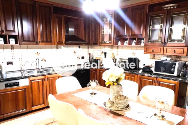 Shtepi me qera Apartament ne Shkoder, 3+1, Mobilimi E mobiluar, Pagesa 1,200  Euro.