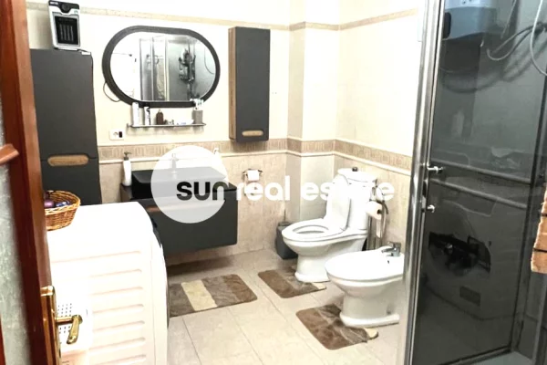 Shtepi me qera Apartament ne Shkoder, 3+1, Mobilimi E mobiluar, Pagesa 1,200  Euro.