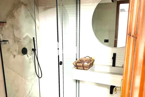 Shtepi me qera Apartament ne Shkoder, 3+1, Mobilimi E mobiluar, Pagesa 1,200  Euro.