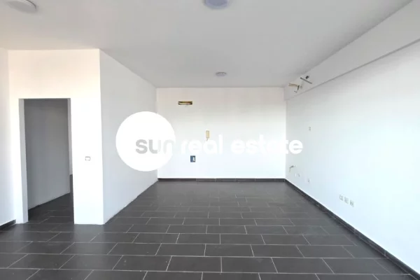 Shtepi ne shitje Apartament ne Shkoder, 1+1, Mobilimi Bosh, pa mobiluar, Pagesa 144,560  Euro.