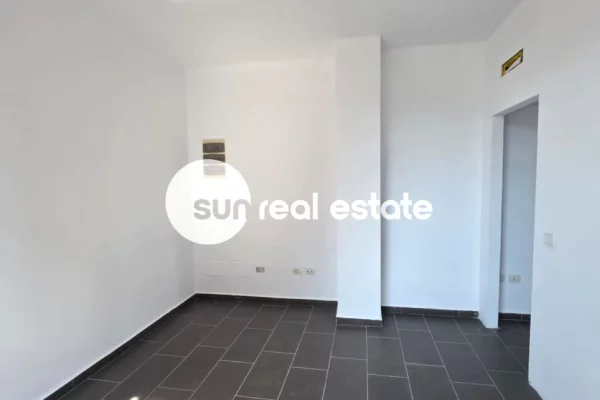 Shtepi ne shitje Apartament ne Shkoder, 1+1, Mobilimi Bosh, pa mobiluar, Pagesa 144,560  Euro.