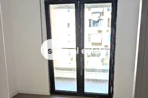Shtepi ne shitje Apartament ne Tirane, 2+1, Mobilimi Bosh, pa mobiluar, Pagesa 280,000  Euro.