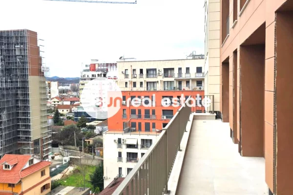 Shtepi ne shitje Apartament ne Tirane, 2+1, Mobilimi Bosh, pa mobiluar, Pagesa 224,659  Euro.