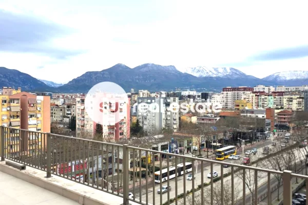 Shtepi ne shitje Apartament ne Tirane, 2+1, Mobilimi Bosh, pa mobiluar, Pagesa 224,659  Euro.