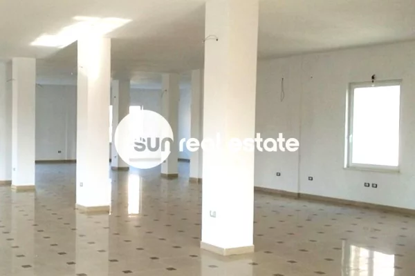 JEPET ME QIRA KAPANON ZONA INDUSTRIALE, SHKODER