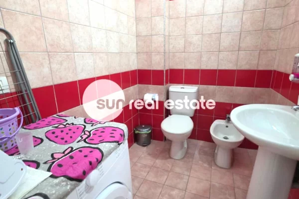 Shtepi me qera Apartament ne Shkoder, 3+1, Mobilimi E mobiluar, Pagesa 55,000  Leke.