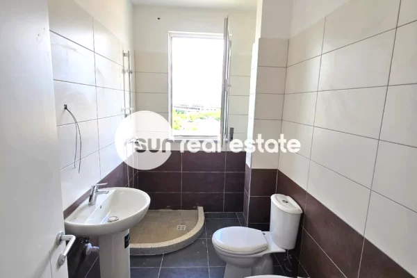 Shtepi ne shitje Apartament ne Shkoder, 1+1, Mobilimi Bosh, pa mobiluar, Pagesa 106,800  Euro.