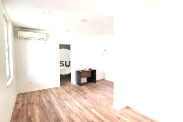 JEPET ME QIRA AMBIENT BIZNESI, PEDONALE, SHKODER