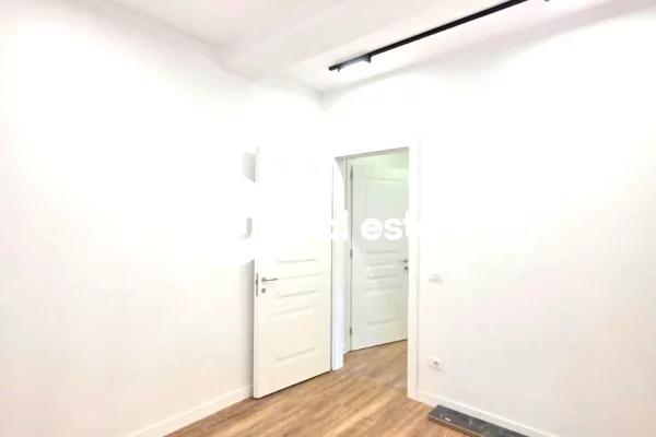 JEPET ME QIRA AMBIENT BIZNESI, PEDONALE, SHKODER