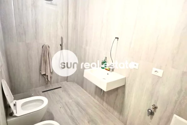 JEPET ME QIRA AMBIENT BIZNESI, PEDONALE, SHKODER