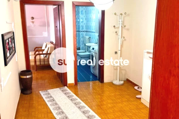 Shtepi me qera Apartament ne Shkoder, 2+1, Mobilimi E mobiluar, Pagesa 30,000  Leke.