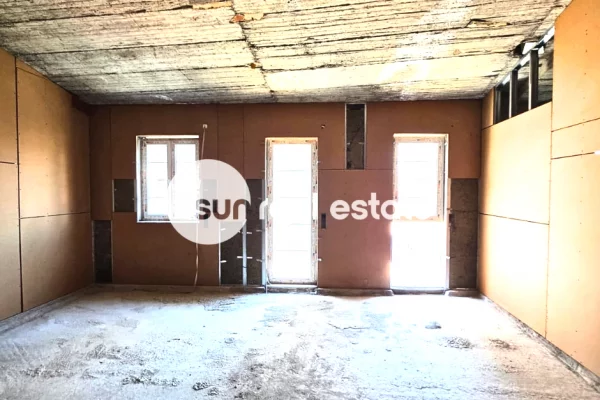 Shtepi ne shitje Apartament ne Shkoder, 3+1, Mobilimi Bosh, pa mobiluar, Pagesa 324,000  Euro.
