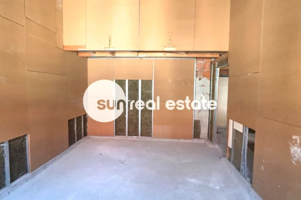 Shtepi ne shitje Apartament ne Shkoder, 3+1, Mobilimi Bosh, pa mobiluar, Pagesa 324,000  Euro.