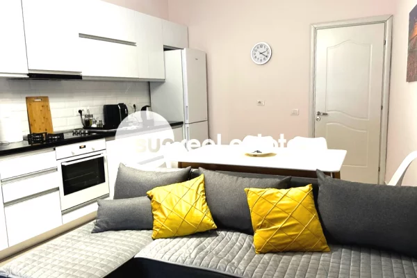 Shtepi me qera Apartament ne Shkoder, 1+1, Mobilimi E mobiluar, Pagesa 50,000  Leke.