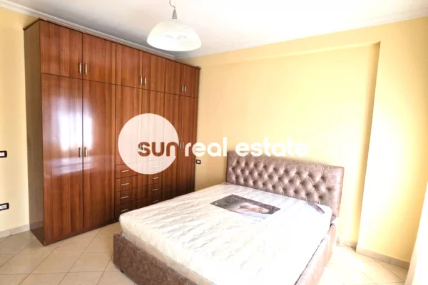 Shtepi me qera Apartament ne Shkoder, 2+1, Mobilimi E mobiluar, Pagesa 40,000  Leke.