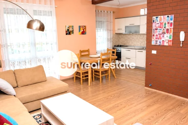 Shtepi me qera Apartament ne Shkoder, 2+1, Mobilimi E mobiluar, Pagesa 55,000  Leke.