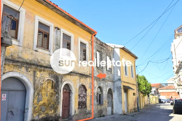 Shtepi ne shitje Shtepi Private ne Shkoder, 3+1, Mobilimi Bosh, pa mobiluar, Pagesa 28,000,000  Leke.