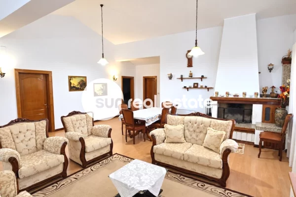 Shtepi me qera Vila Luksoze ne Shkoder, 2+1, Mobilimi E mobiluar, Pagesa 800  Euro.