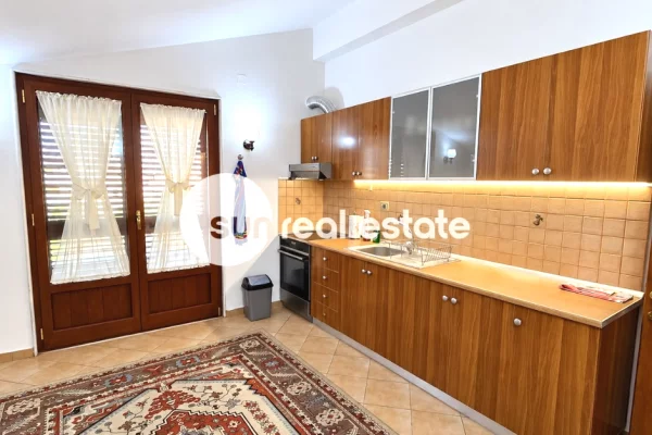 Shtepi me qera Vila Luksoze ne Shkoder, 2+1, Mobilimi E mobiluar, Pagesa 800  Euro.