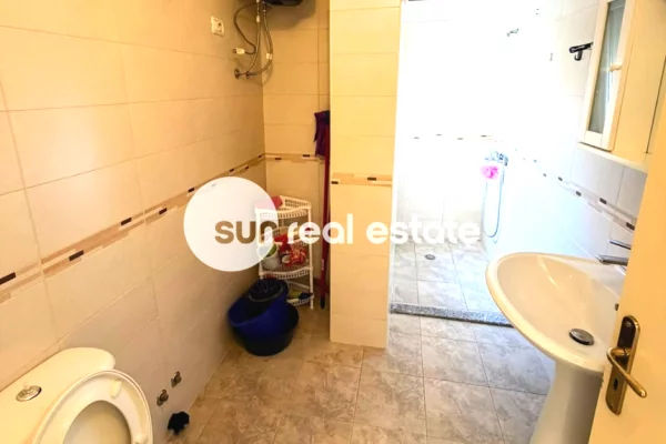 JEPET ME QIRA AMBIENT BIZNESI, TEK GJYLBEGET, SHKODER
