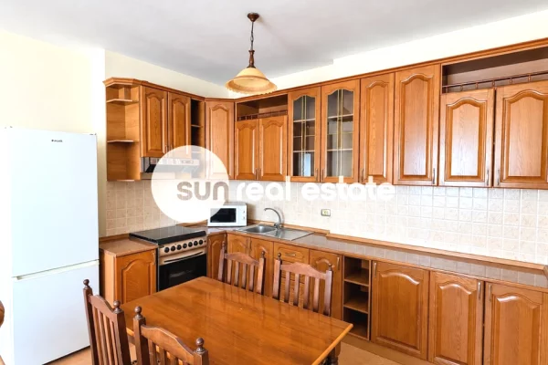 Shtepi ne shitje Apartament ne Shkoder, 1+1, Mobilimi E mobiluar, Pagesa 99,000  Euro.