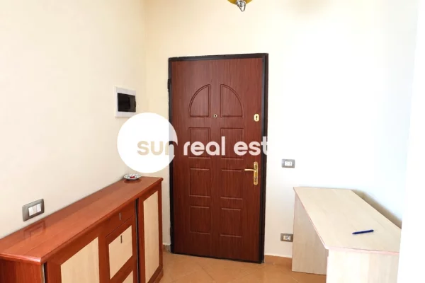 Shtepi ne shitje Apartament ne Shkoder, 1+1, Mobilimi E mobiluar, Pagesa 99,000  Euro.