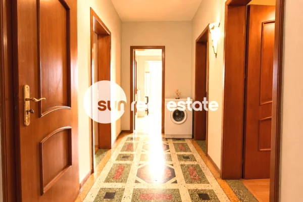 Shtepi me qera Apartament ne Shkoder, 2+1, Mobilimi E mobiluar, Pagesa 40,000  Leke.
